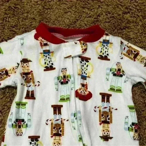 💙🩷Disney Pixar Unisex Toy Story Holiday Baby Pajamas Size 3-6M, Woody & Buzz - Picture 2 of 7